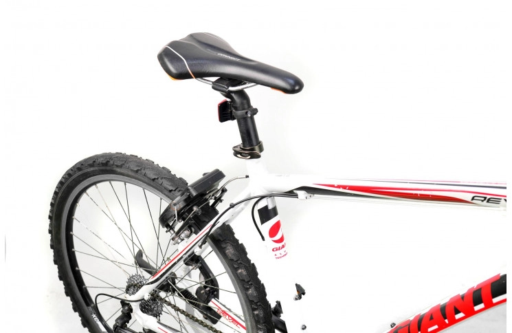 Горный велосипед Giant Revel W410 26" L белый с черно-красным Б/У