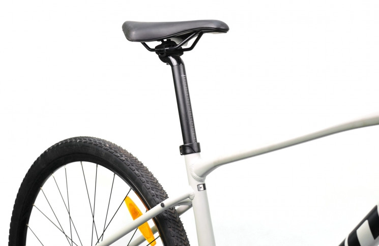 Гибридный велосипед Giant Roam 3