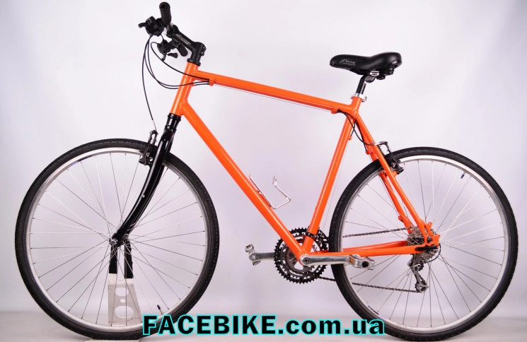 Гибридный велосипед Orange.