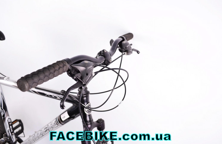 Гибридный велосипед Trek