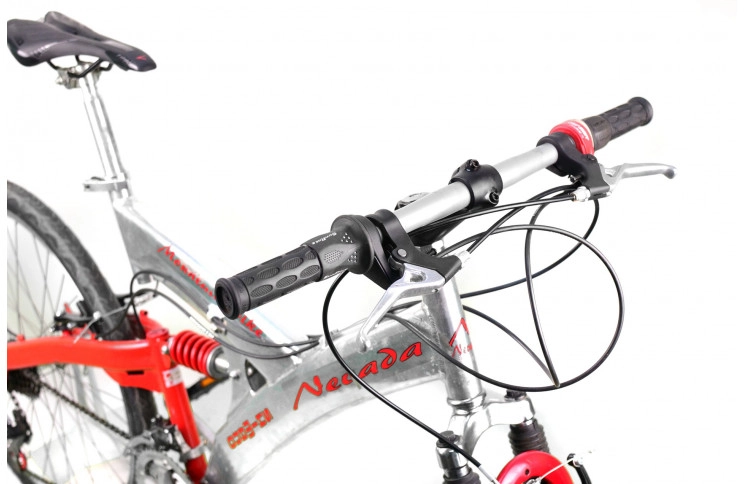 Двухподвесной велосипед Nevada 26" M серебристо-красный Б/У