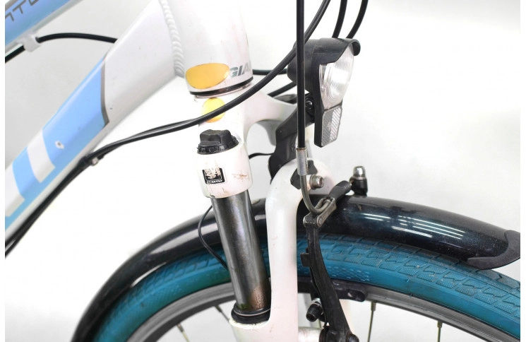 Гибридный велосипед Giant Arcento 28" L бело-голубой Б/У