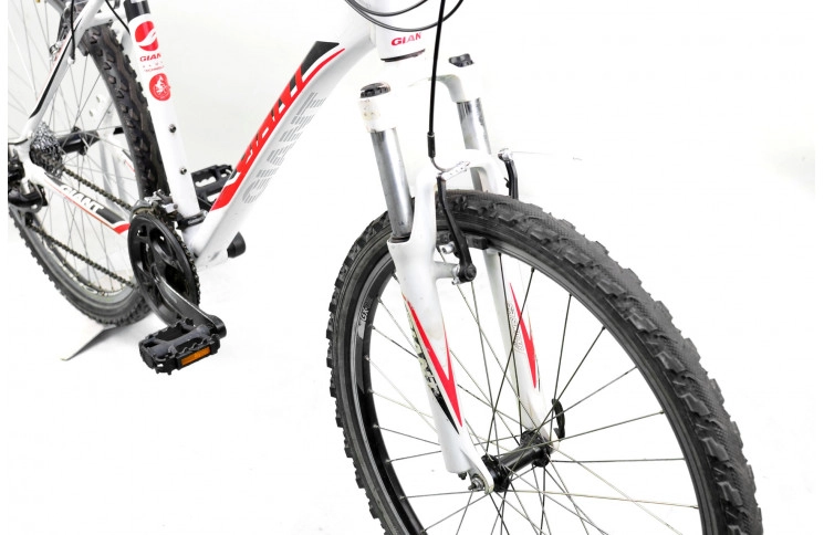 Гірський велосипед Giant Revel W404 26" L білий з чорно-червоним Б/В