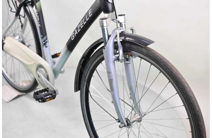 Городской велосипед Gazelle Chamonix Plus 28" M бело-черный Б/У